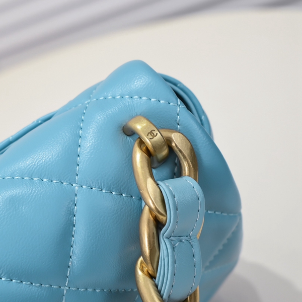 シャネルバッグ角部分ディテール